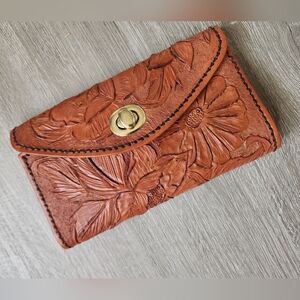 Hand tooled leather daisy wallet